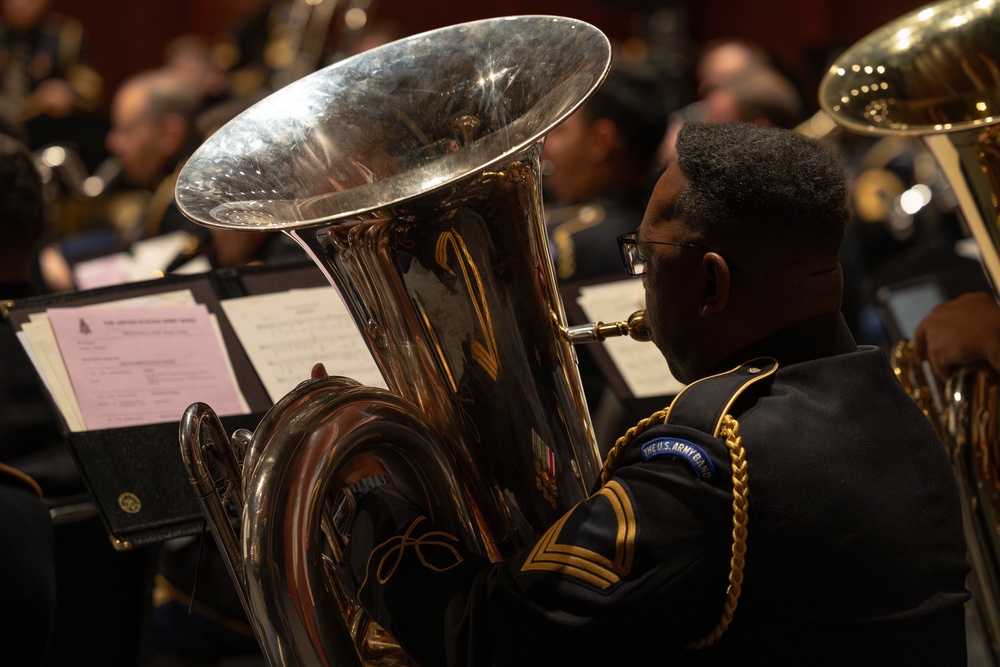 The U.S. Army Concert Band performs for 1,000 students as part of Veteran and the Arts Initiative