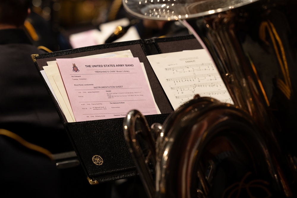 The U.S. Army Concert Band performs for 1,000 students as part of Veteran and the Arts Initiative