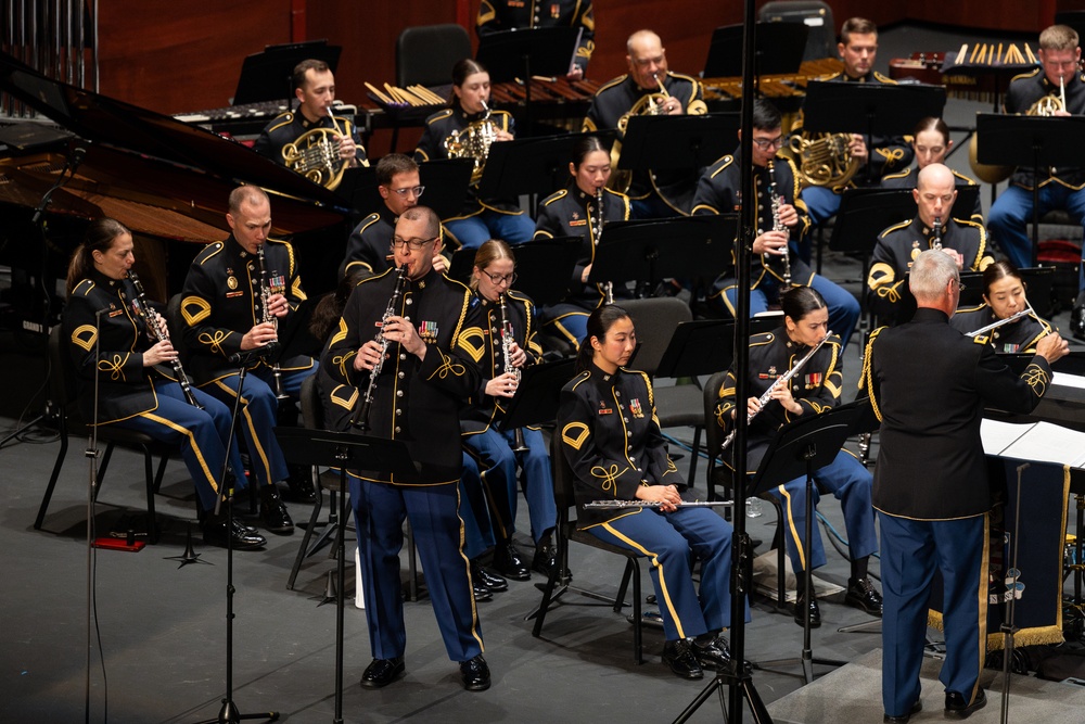 The U.S. Army Concert Band performs for 1,000 students as part of Veteran and the Arts Initiative