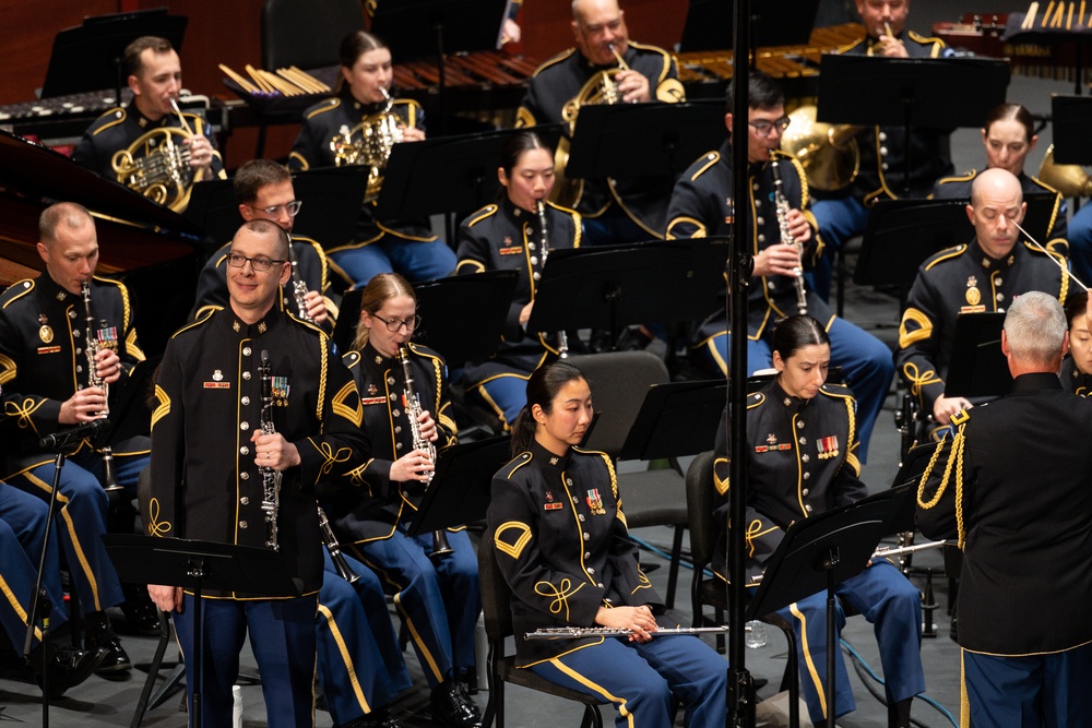 The U.S. Army Concert Band performs for 1,000 students as part of Veteran and the Arts Initiative