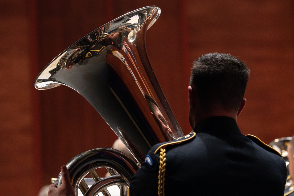 The U.S. Army Concert Band performs for 1,000 students as part of Veteran and the Arts Initiative