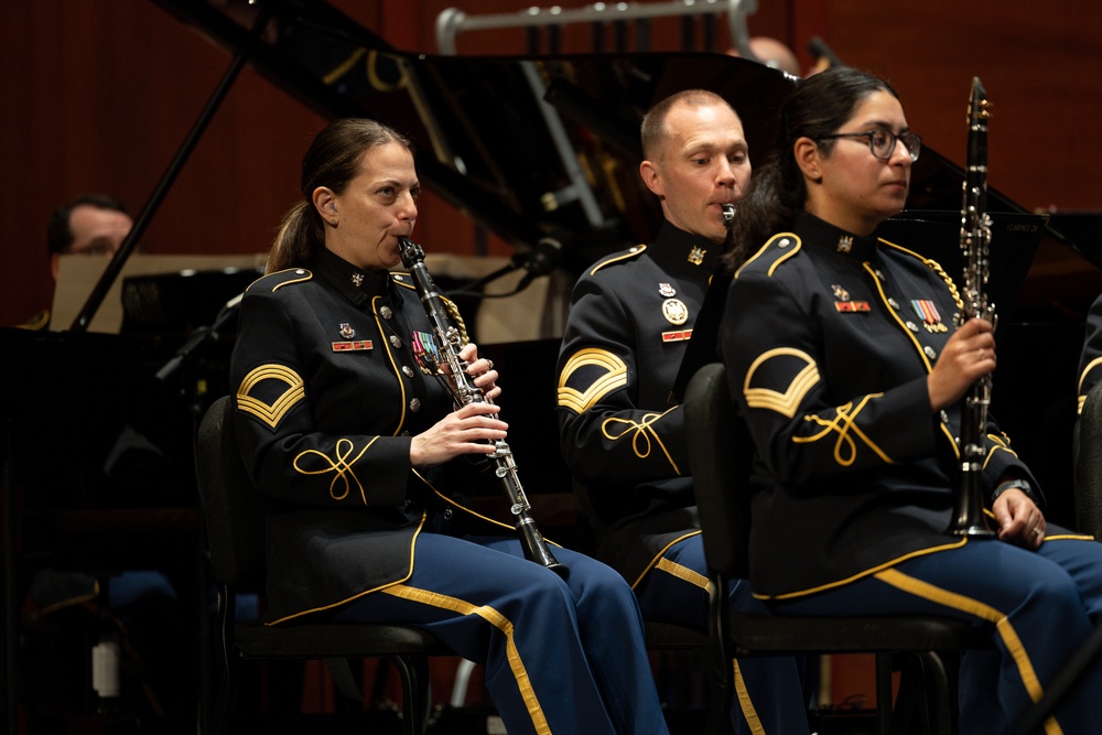 The U.S. Army Concert Band performs for 1,000 students as part of Veteran and the Arts Initiative