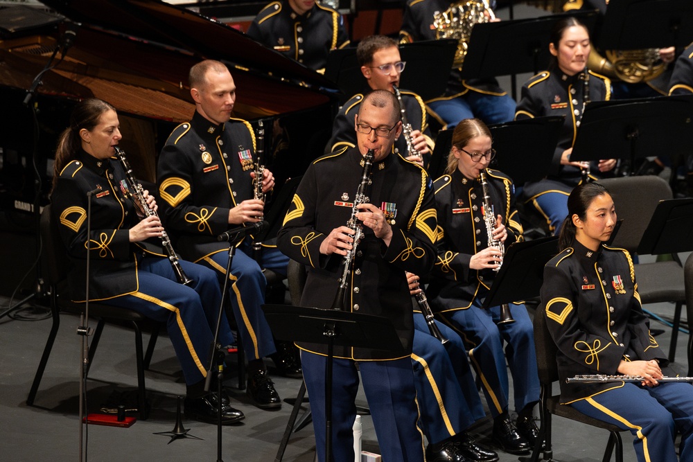 The U.S. Army Concert Band performs for 1,000 students as part of Veteran and the Arts Initiative