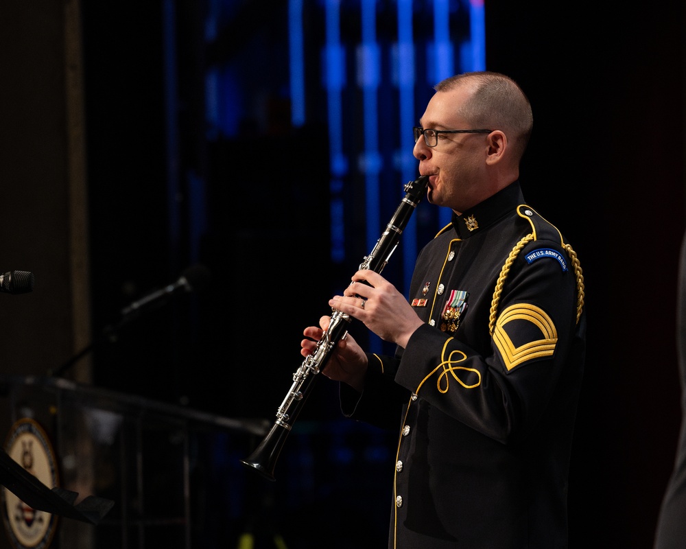 The U.S. Army Concert Band performs for 1,000 students as part of Veteran and the Arts Initiative