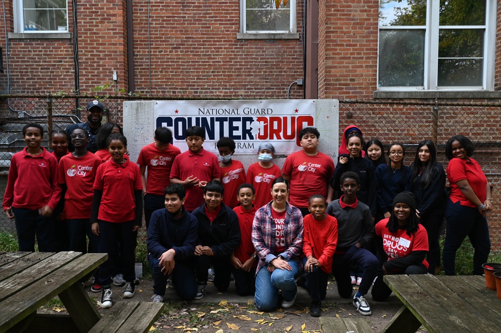 DC National Guard Counterdrug Program and MPD Host Inspiring &amp;quot;Plant the Promise&amp;quot; Event for Red Ribbon Week