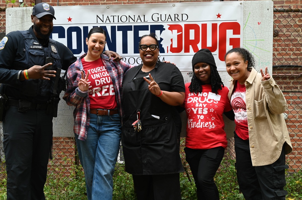 DC National Guard Counterdrug Program and MPD Host Inspiring &amp;quot;Plant the Promise&amp;quot; Event for Red Ribbon Week