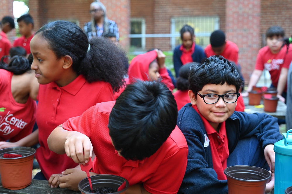 DC National Guard Counterdrug Program and MPD Host Inspiring &amp;quot;Plant the Promise&amp;quot; Event for Red Ribbon Week