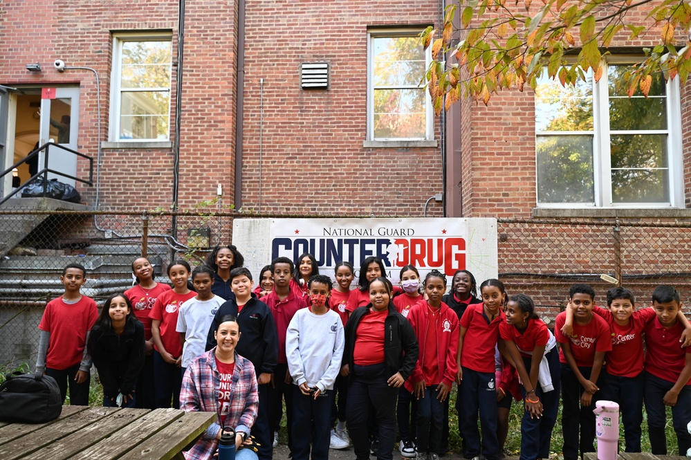 DC National Guard Counterdrug Program and MPD Host Inspiring &amp;quot;Plant the Promise&amp;quot; Event for Red Ribbon Week