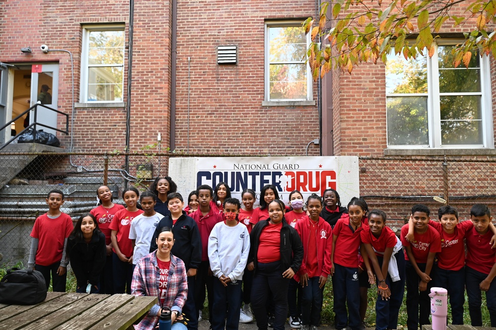 DC National Guard Counterdrug Program and MPD Host Inspiring &amp;quot;Plant the Promise&amp;quot; Event for Red Ribbon Week