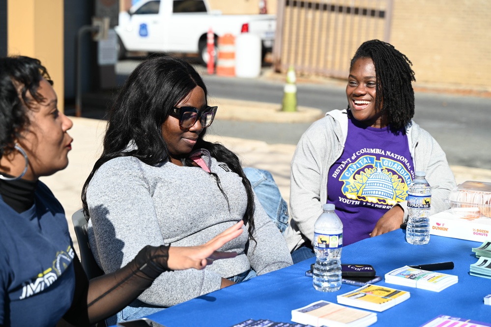 DC National Guard Joins Forces for National Prescrption Take Back Day