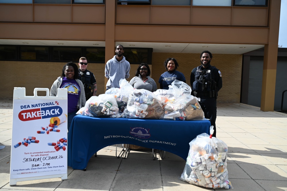 DC National Guard Joins Forces for National Prescrption Take Back Day