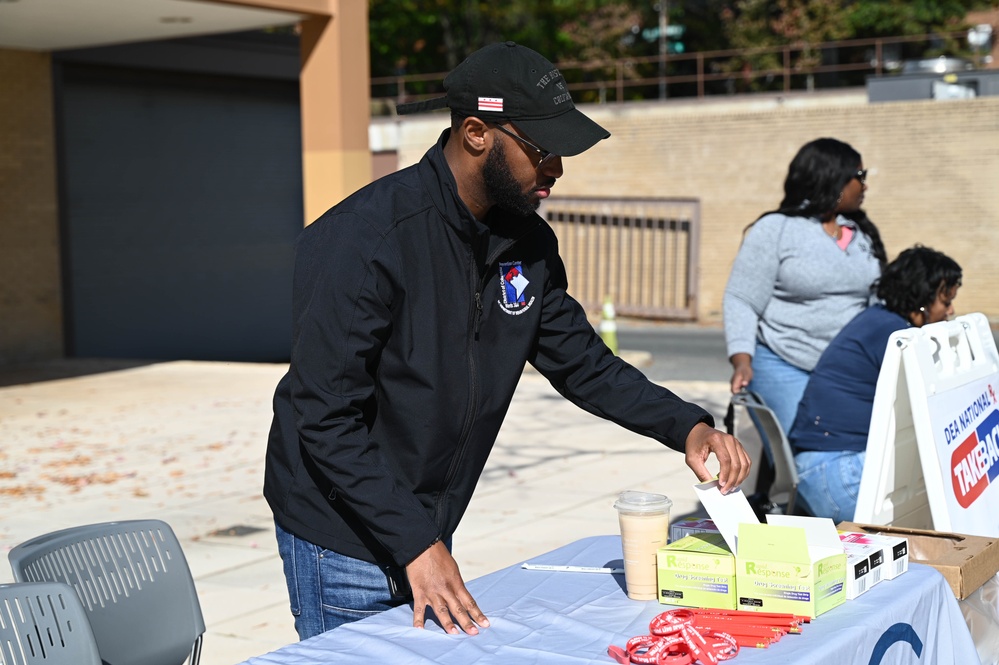 DC National Guard Joins Forces for National Prescrption Take Back Day