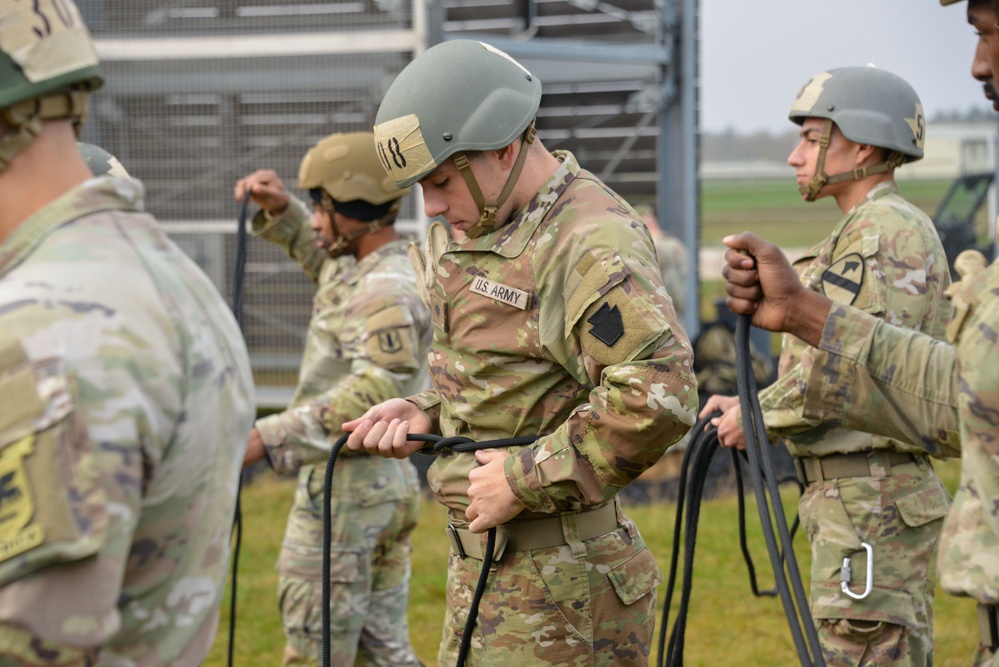 56th SBCT Soldiers earn air assault wings in Grafenwoehr