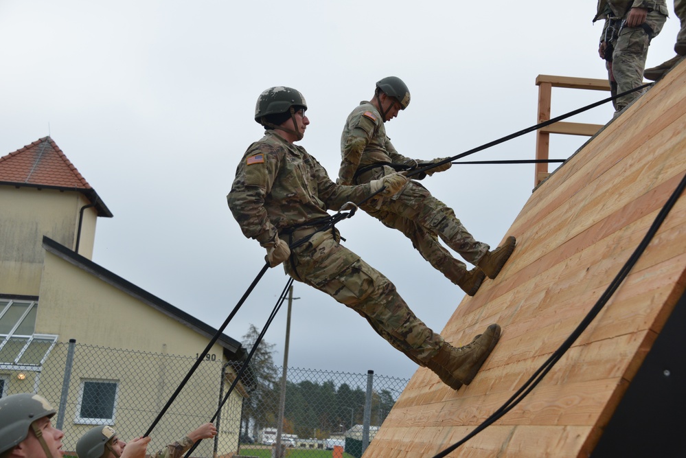 56th SBCT Soldiers attend air assault school