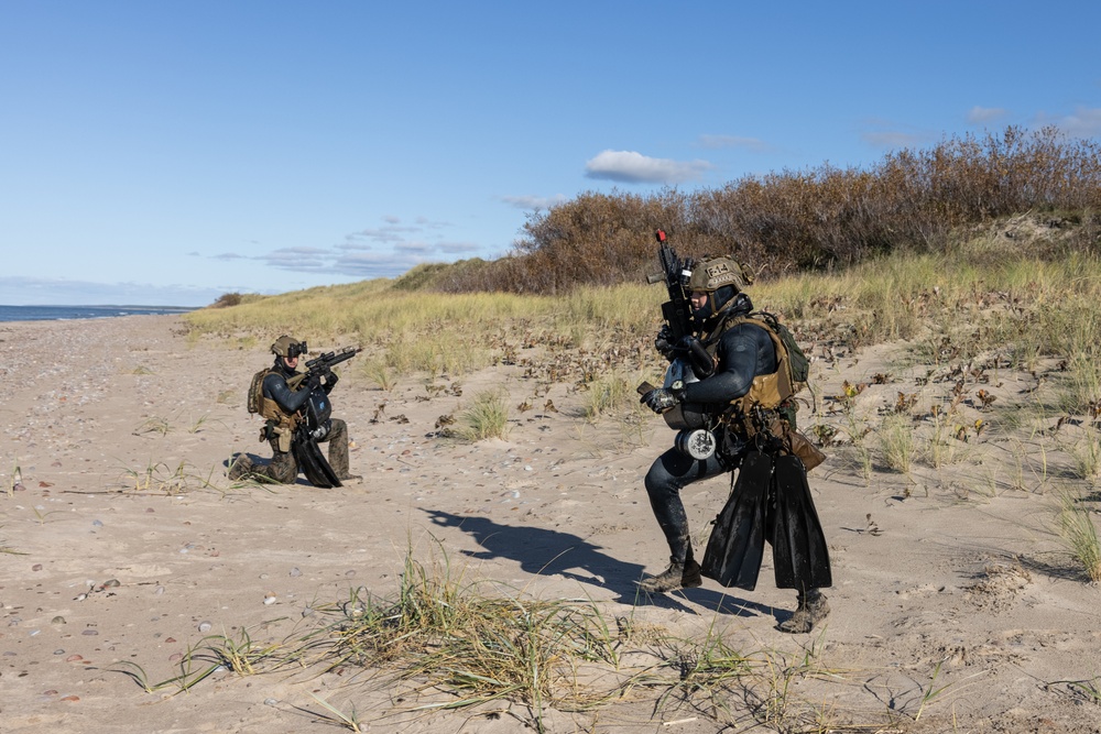 2d Recon Marines train in Latvia