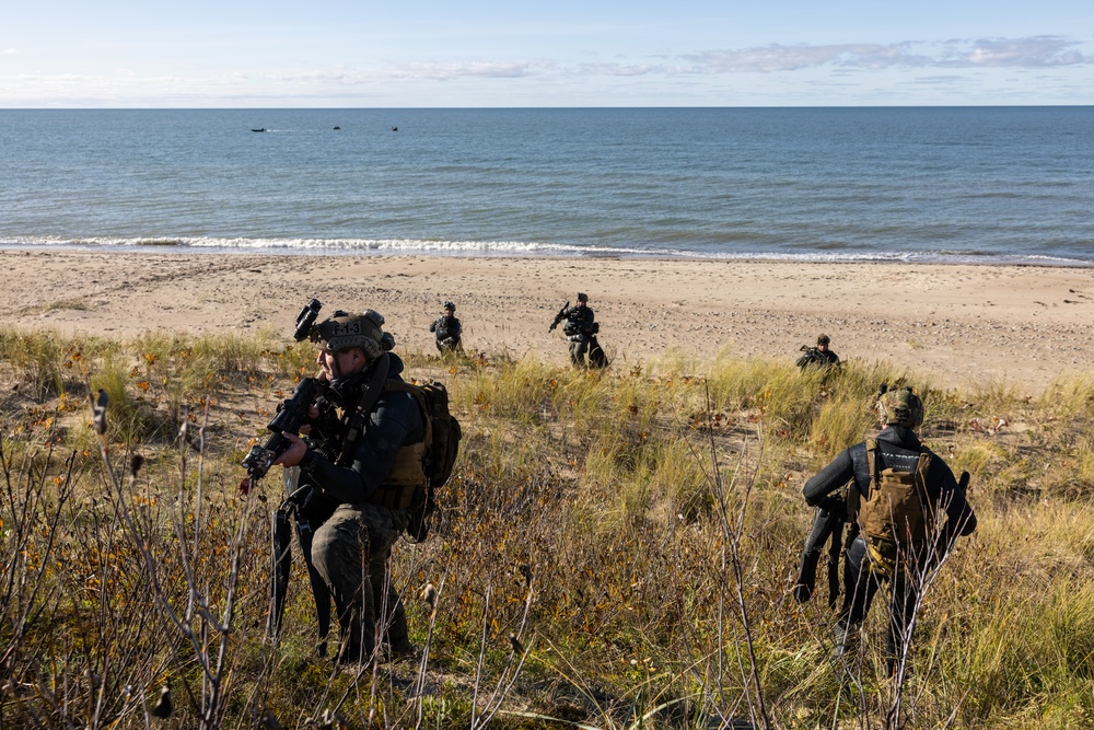 2d Recon Marines train in Latvia