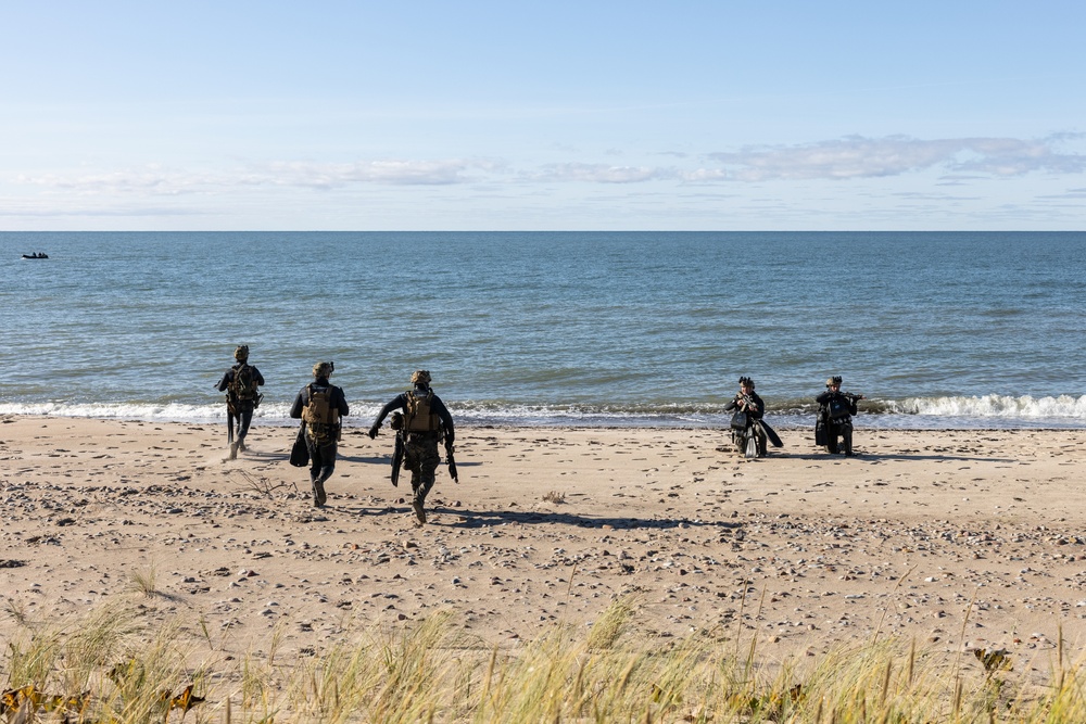 2d Recon Marines train in Latvia