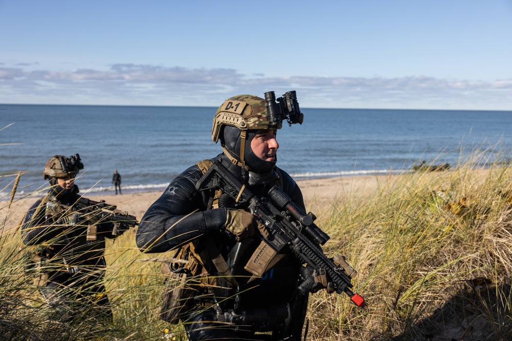 2d Recon Marines train in Latvia
