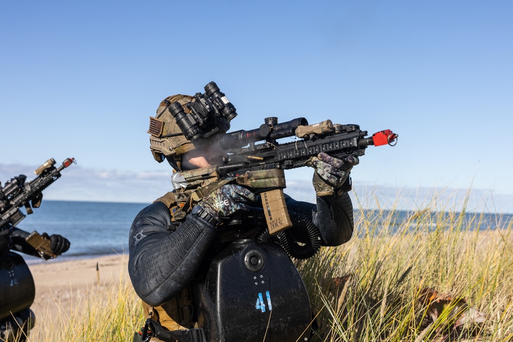 2d Recon Marines train in Latvia