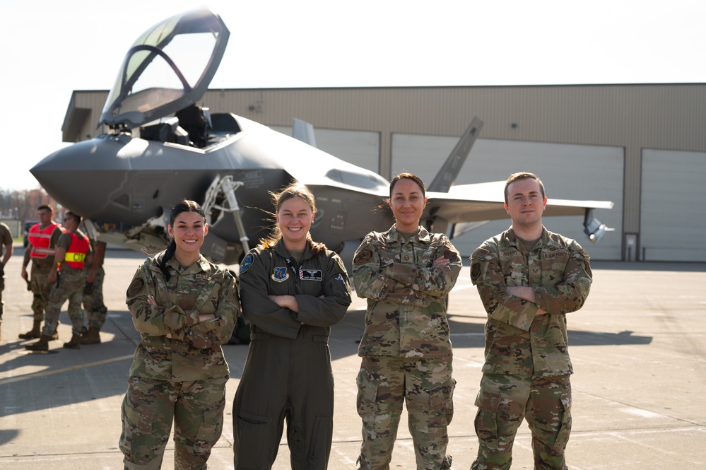 F-35s Visit the 174th Attack Wing