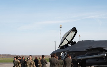 F-35s Visit the 174th Attack Wing