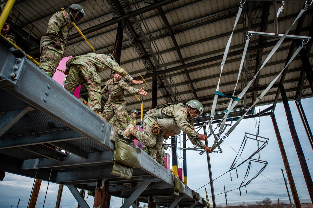 Basic Airborne Course Improved Swing-Landing Training