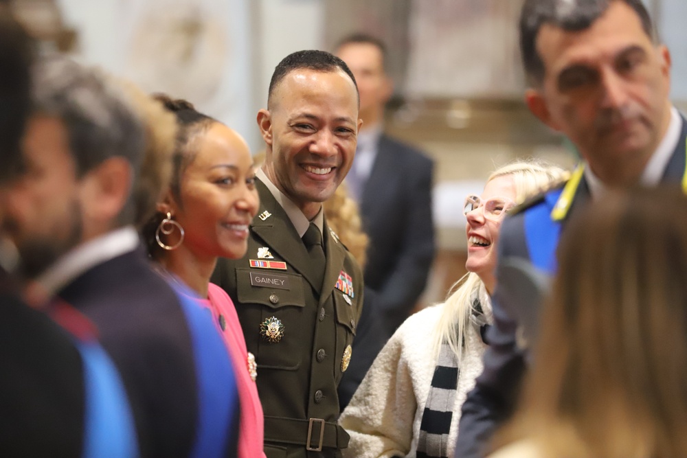 Army Leaders honor Italian National Unity and Armed Forces Day in Vicenza Ceremony
