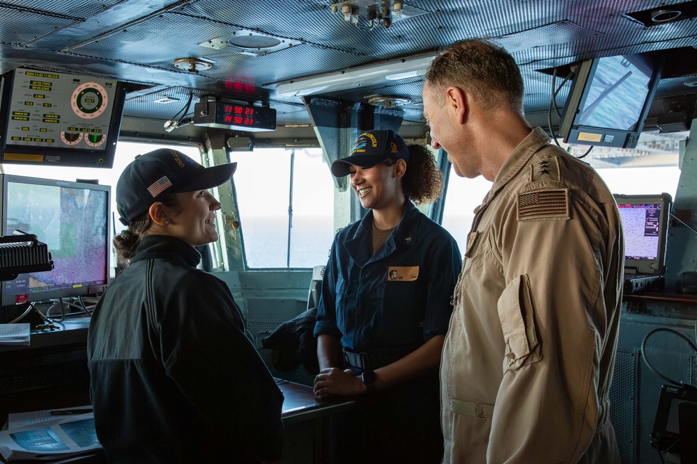 Vice Adm. George Wikoff, commander, U.S. Naval Forces Central Command and U.S. 5th Fleet, visits USS Abraham Lincoln