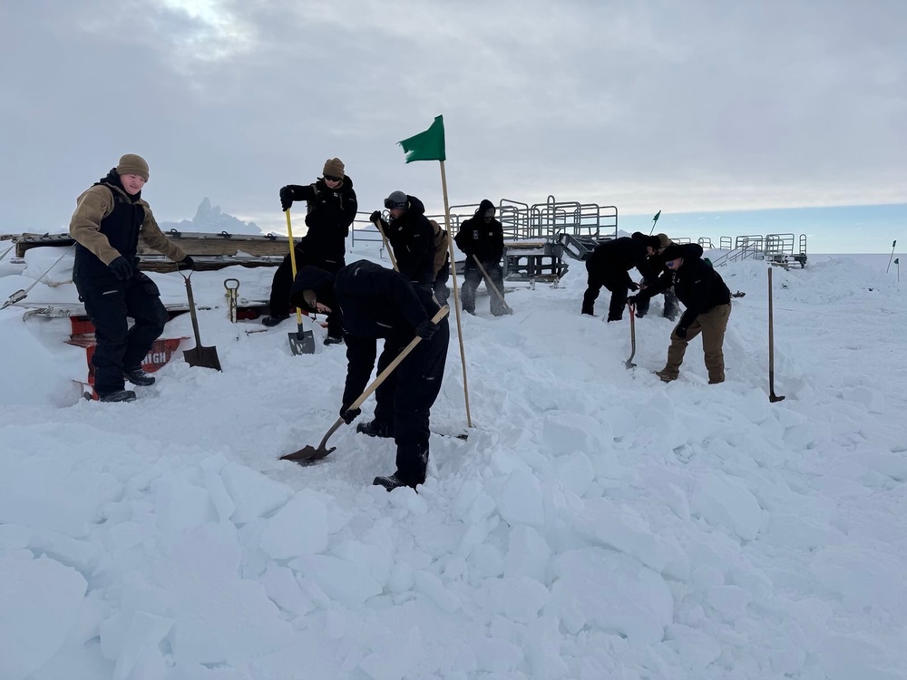 DET Antarctica Operationalizes Williams Field (NMCB-3)