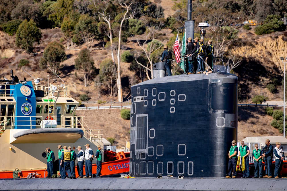 USS Greeneville Arrives in San Diego