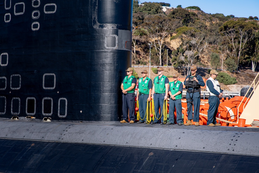 USS Greeneville Arrives in San Diego