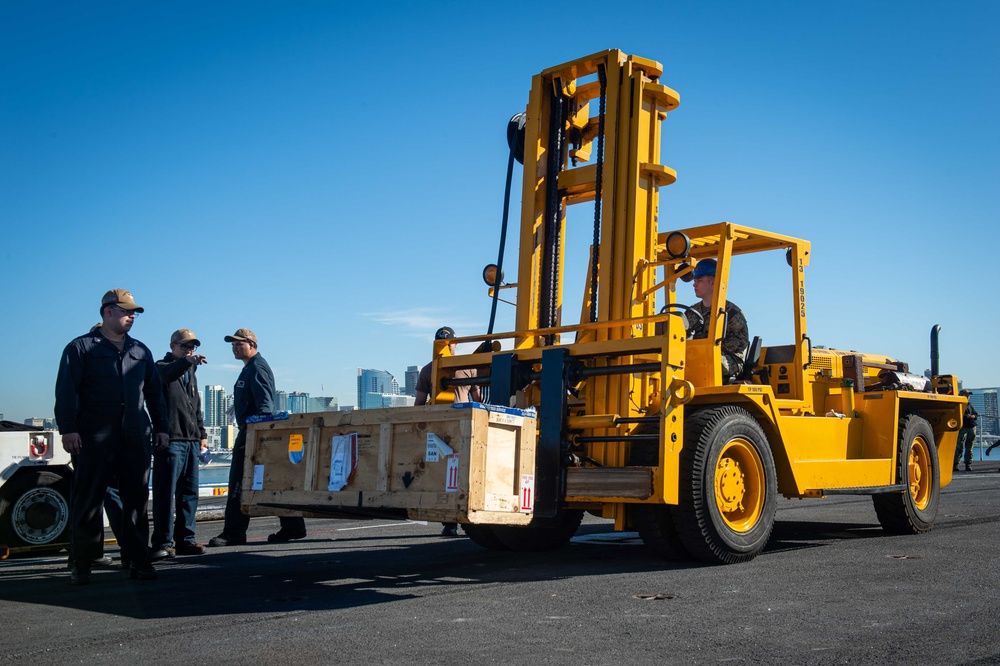 USS Carl Vinson (CVN 70) Sailors Transport Cargo