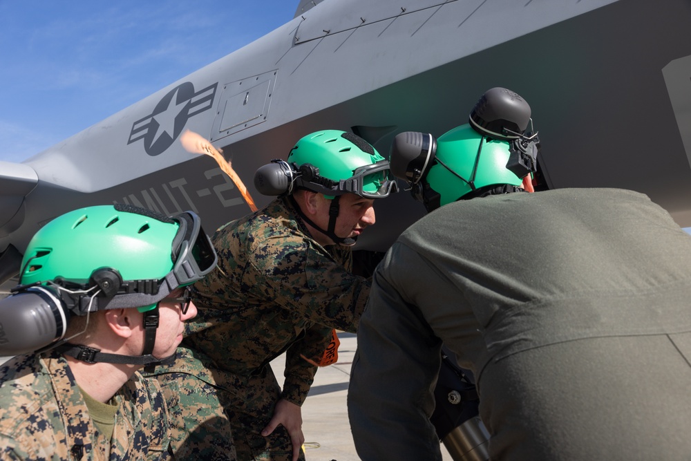 U.S. Marines with VMUT-2 conduct flight simulations and aircraft familiarization