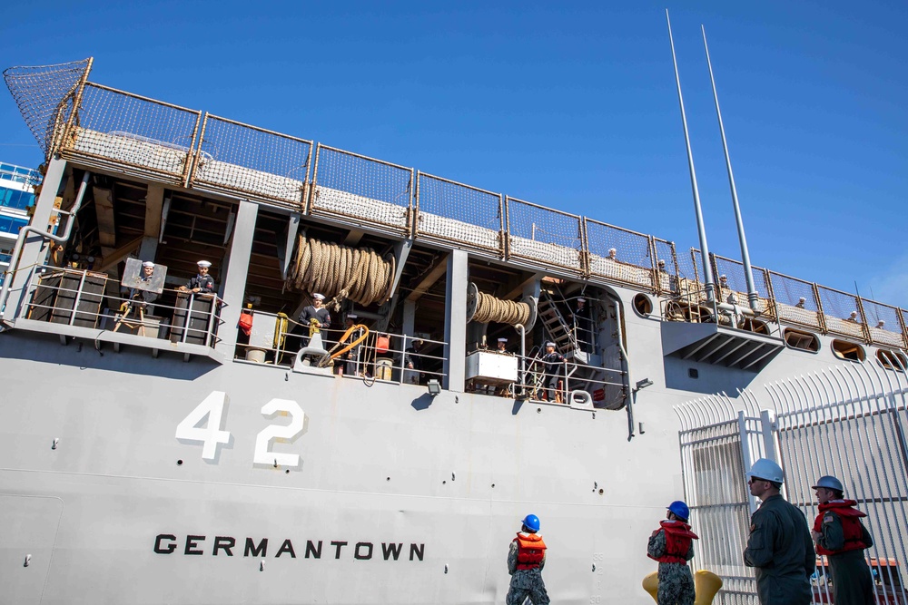 USS Germantown (LSD 42) Arrives at Broadway Pier for Fleet Week San Diego