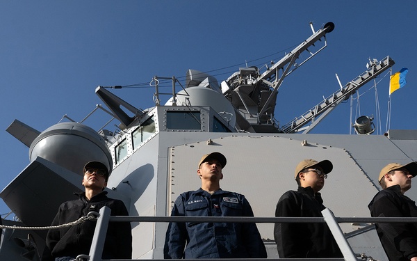 USS Basilone Arrives for Commissioning In NYC