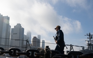 USS Basilone Arrives for Commissioning In NYC