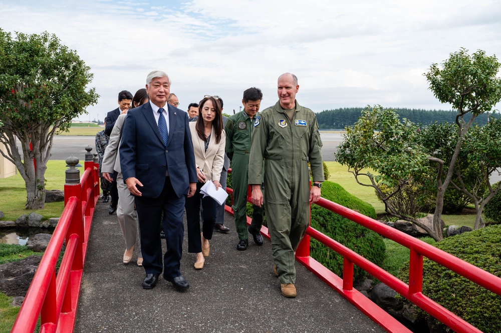 Japanese Defense Minister visits Yokota