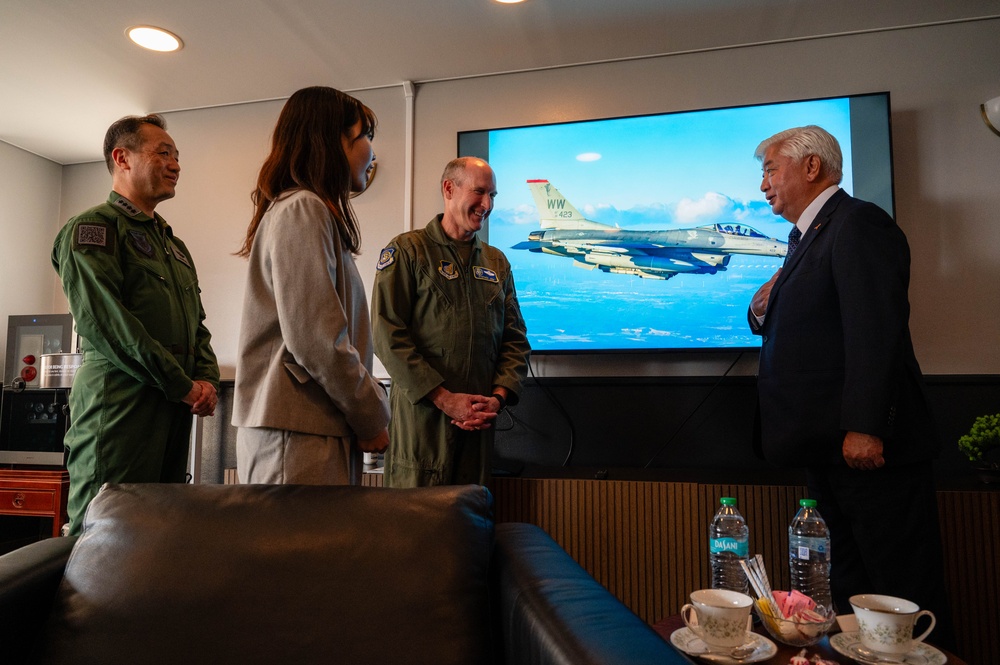 Japanese Defense Minister visits Yokota