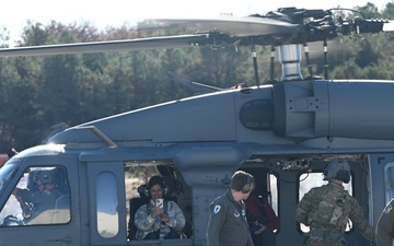 Civilian employers get first hand look at 106thRescue Wing mission during boss lift