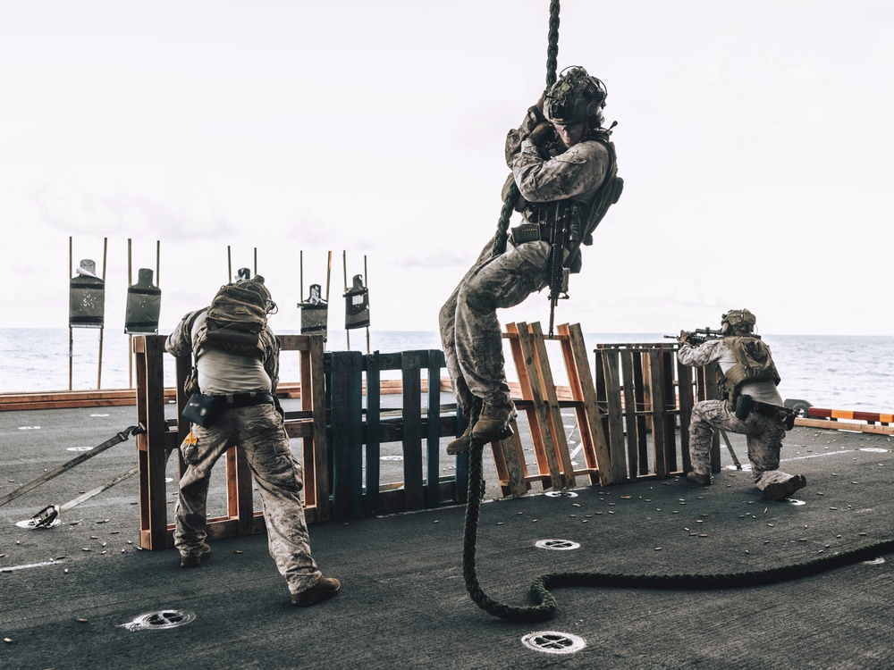 15th MEU Recon Fast-Ropes, Live-Fires Aboard USS Boxer