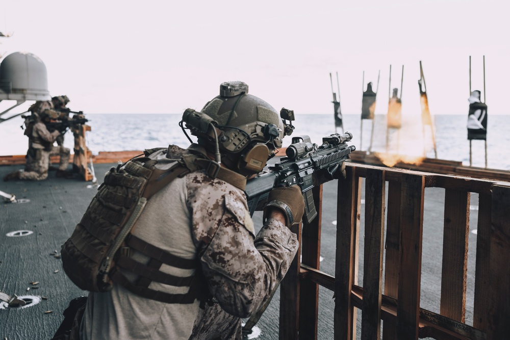 15th MEU Recon Fast-Ropes, Live-Fires Aboard USS Boxer