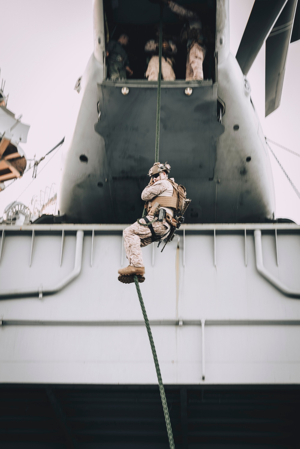 15th MEU Recon Fast-Ropes, Live-Fires Aboard USS Boxer