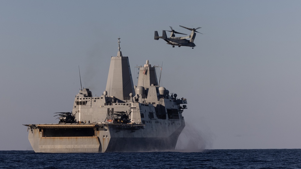 24th MEU (SOC) MSPF Marines Conduct Helocast