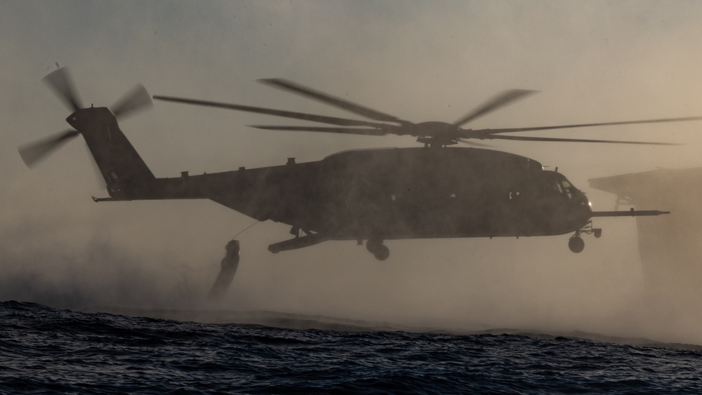 24th MEU (SOC) MSPF Marines Conduct Helocast