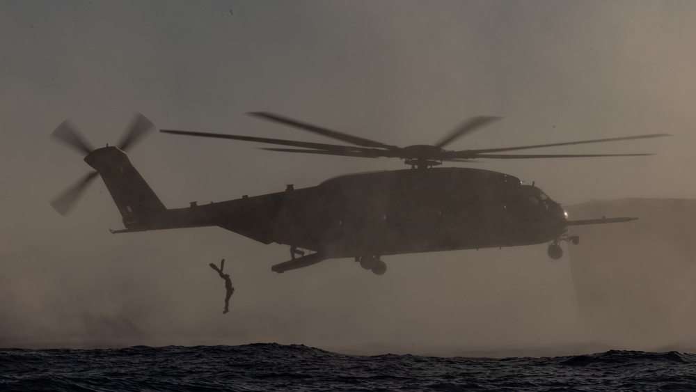 24th MEU (SOC) MSPF Marines Conduct Helocast