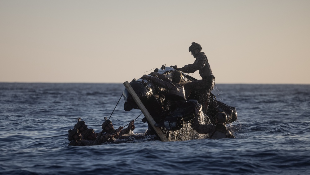 24th MEU (SOC) MSPF Marines Conduct Helocast