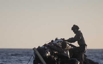 24th MEU (SOC) MSPF Marines Conduct Helocast