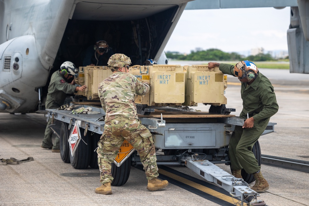 VMM-265, 1-1 ADA transport Patriot missiles aboard MV-22B Osprey