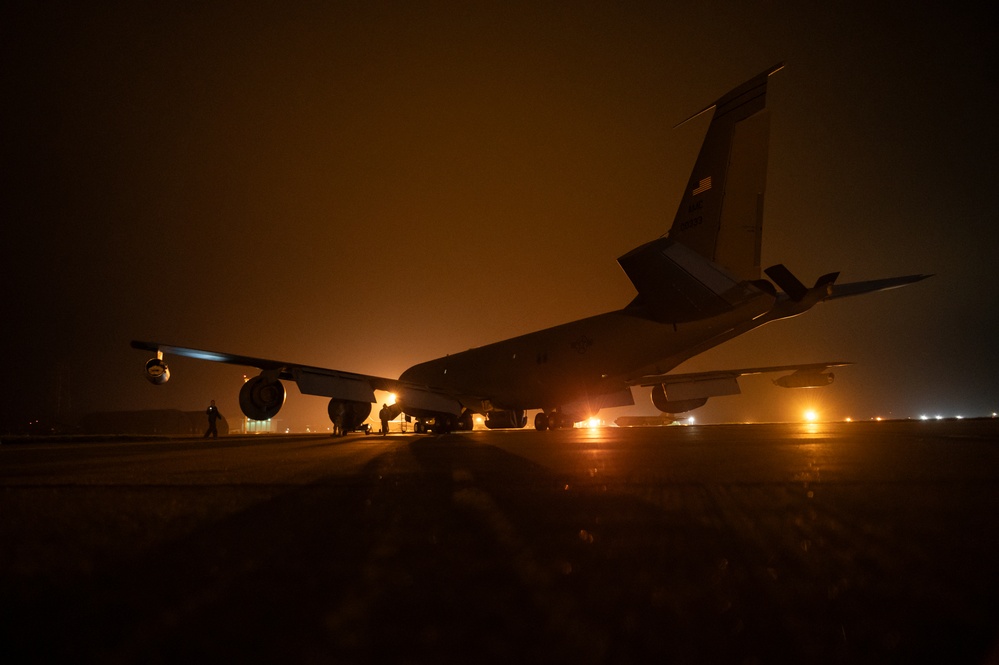 100th ARW supports 95th RS with aerial refueling