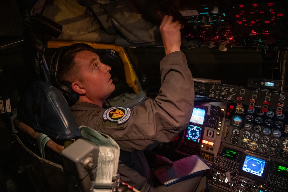 100th ARW supports 95th RS with aerial refueling